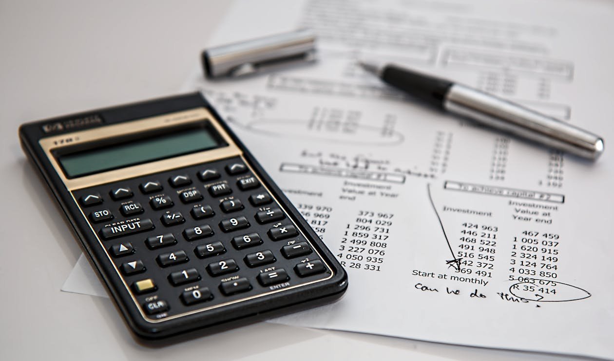Calculadora e planilha de orçamento pessoal financeiro